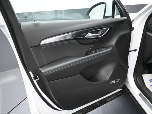 Used 2024 Buick Envision Preferred image 27
