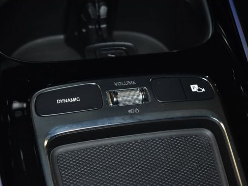 Certified 2025 Mercedes-Benz GLA 250 4MATIC image 15