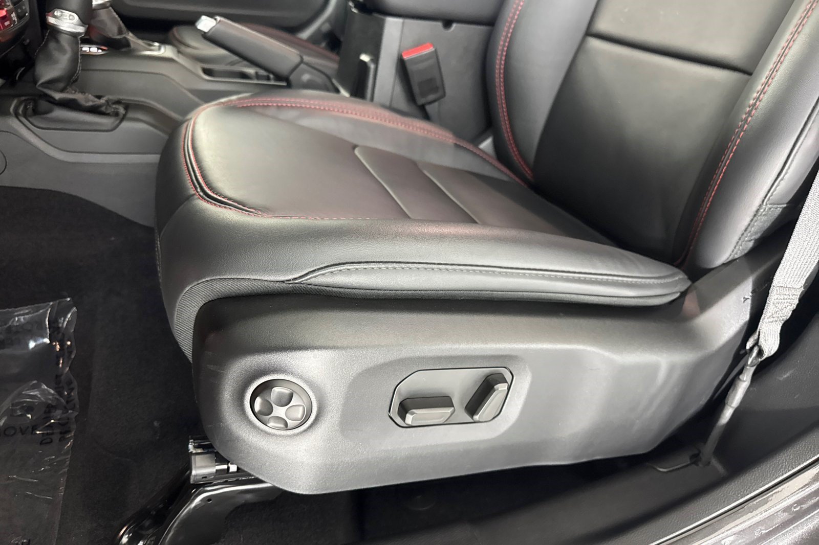 Used 2026 Jeep Wrangler Rubicon AWD/4WD image 14