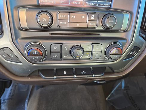 Used 2018 Chevrolet Silverado 1500 LT w/ All Star Edition image 29