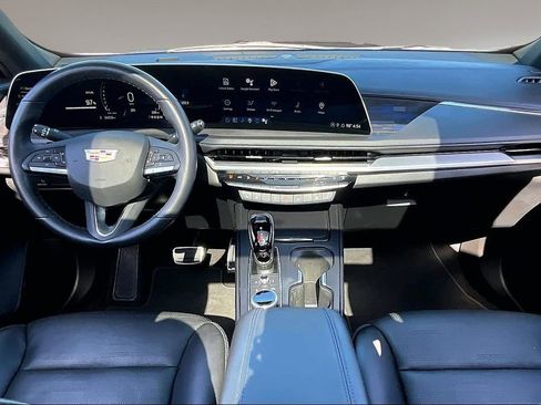 Used 2024 Cadillac XT4 Sport FWD image 15
