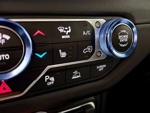 Used 2024 Jeep Wrangler Unlimited Sahara w/ Technology Group image 23