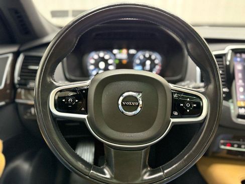 Used 2018 Volvo XC90 T6 Momentum w/ Convenience Package AWD/4WD image 13