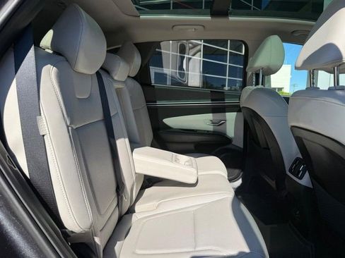 Used 2024 Hyundai Tucson Limited AWD/4WD image 12
