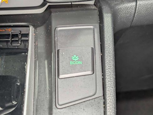 Used 2018 Honda CR-V LX image 29