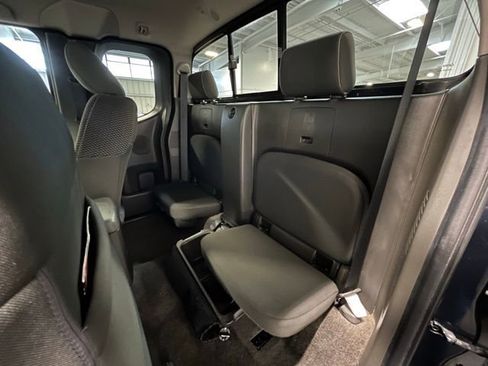 Used 2015 Nissan Frontier Desert Runner image 15