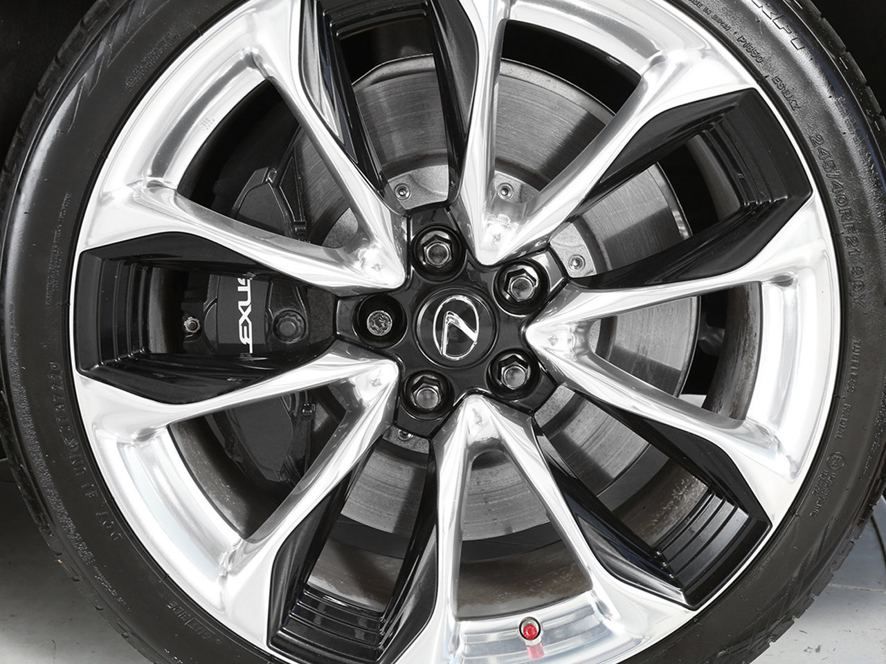 Used 2023 Lexus LC 500 Convertible RWD image 6