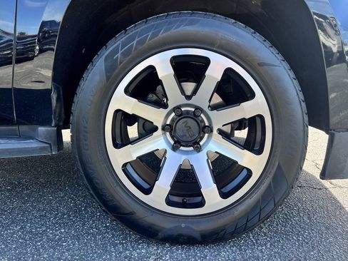 Used 2019 Chevrolet Tahoe LT image 31