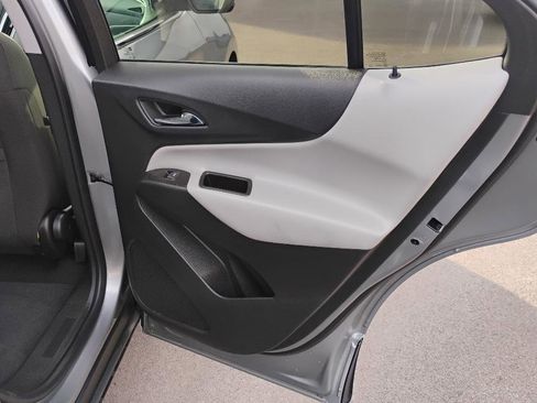 Used 2023 Chevrolet Equinox LT FWD image 18