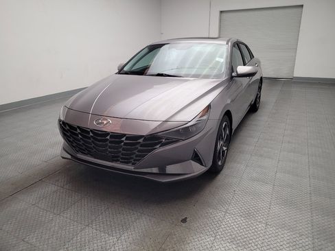 Used 2023 Hyundai Elantra Limited FWD image 15