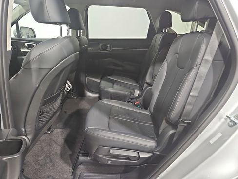 Used 2023 Kia Sorento EX image 25