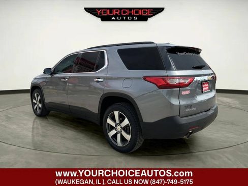 Used 2019 Chevrolet Traverse LT w/ LT Premium Package FWD image 3