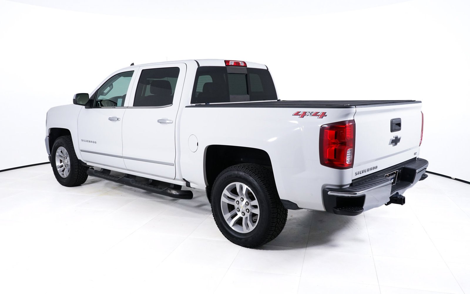 Used 2018 Chevrolet Silverado 1500 LTZ AWD/4WD image 3