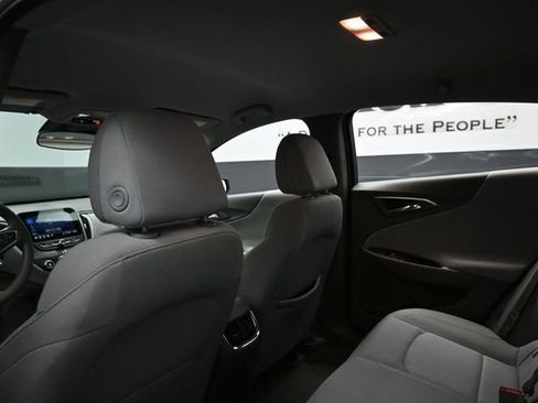 Used 2025 Chevrolet Malibu LT FWD image 25