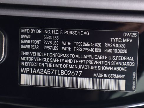 Certified 2026 Porsche Macan AWD/4WD image 19