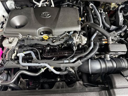 Certified 2025 Toyota Sienna XLE FWD image 44