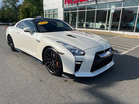 Used 2021 Nissan GT-R Premium AWD/4WD image 1