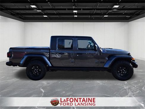 Used 2021 Jeep Gladiator Willys image 6