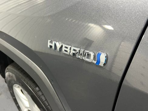 Used 2020 Toyota RAV4 LE image 15