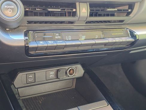 Used 2024 Toyota Prius LE image 20