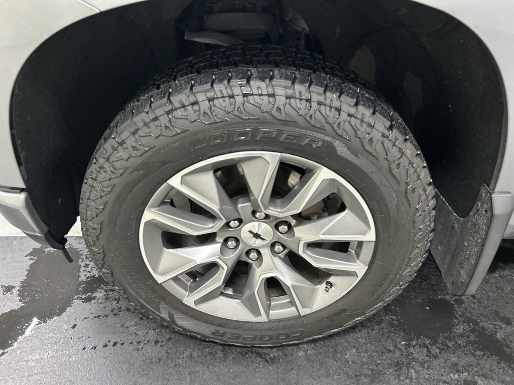 Used 2021 Chevrolet Silverado 1500 RST AWD/4WD image 8