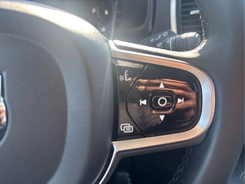 Used 2024 Volvo XC90 B5 Core AWD/4WD image 16