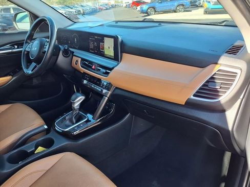 Used 2024 Kia Seltos EX image 16