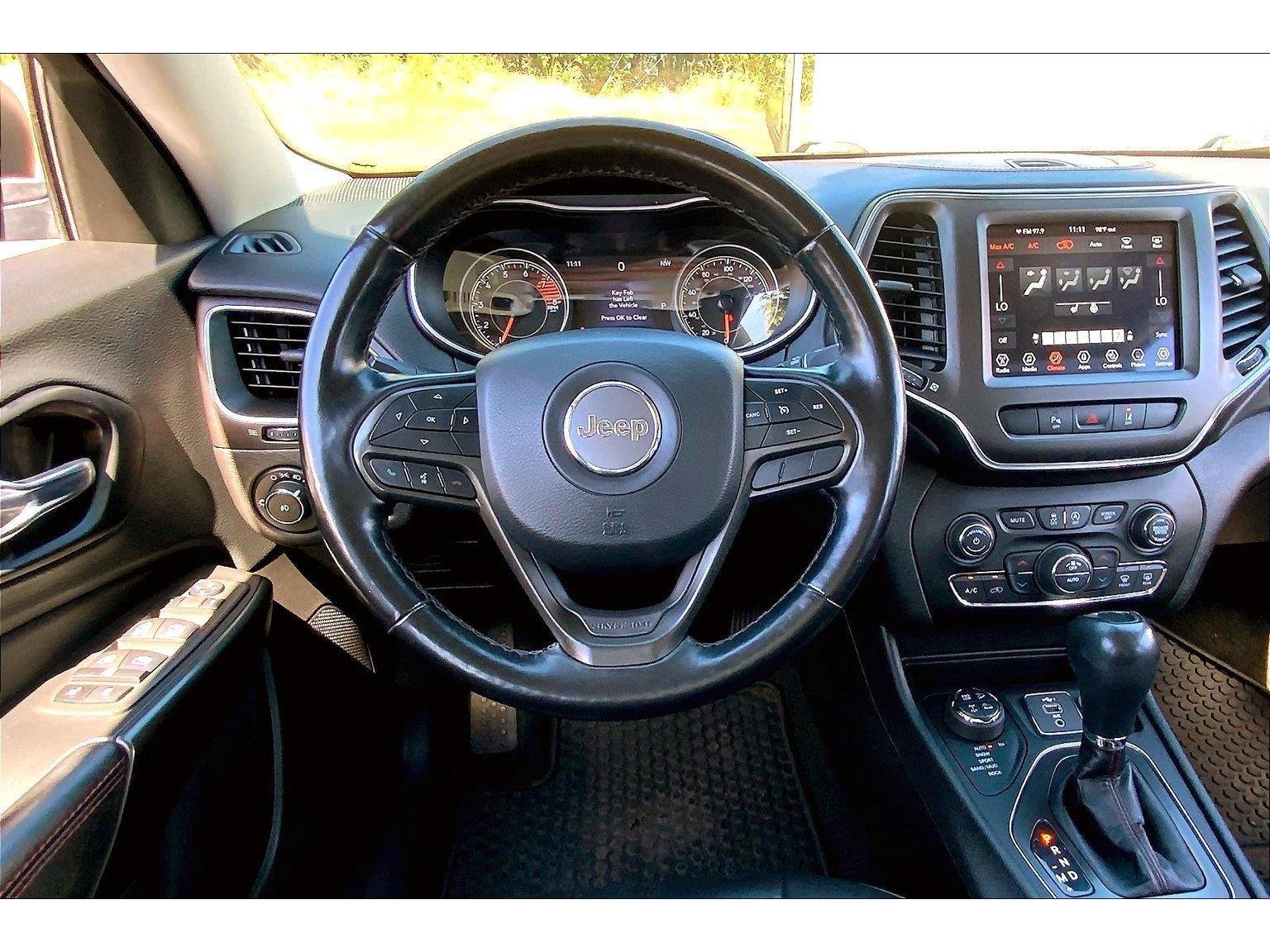 Used 2021 Jeep Cherokee Trailhawk AWD/4WD image 5