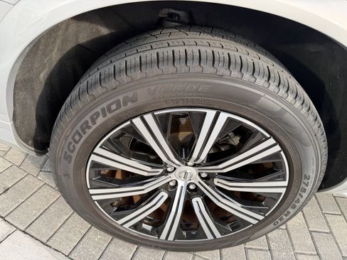 Used 2024 Volvo XC90 B5 Plus w/ Protection Package image 27