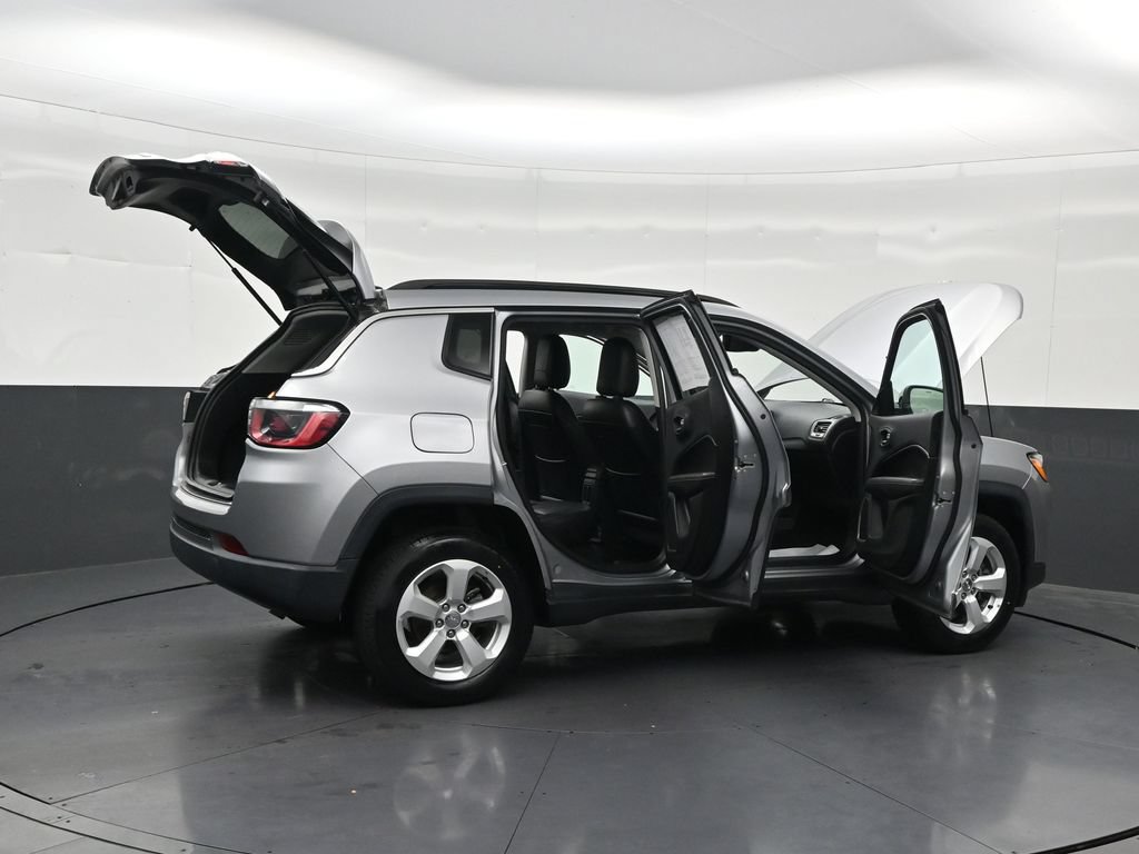 Used 2019 Jeep Compass Latitude AWD/4WD image 31