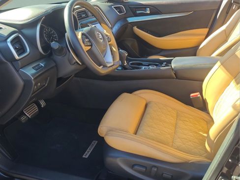 Used 2016 Nissan Maxima SR w/ Interior Lighting Package image 15