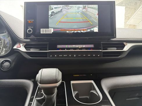 New 2026 Toyota Sienna Limited image 18