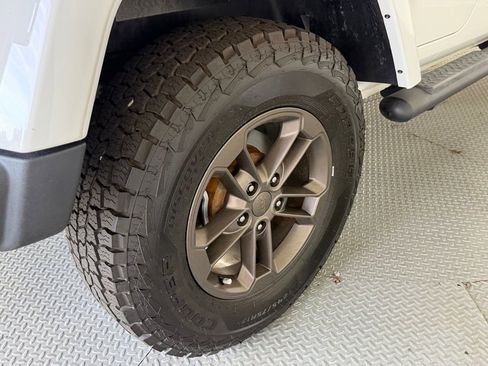 Used 2017 Jeep Wrangler Unlimited Sahara AWD/4WD image 51