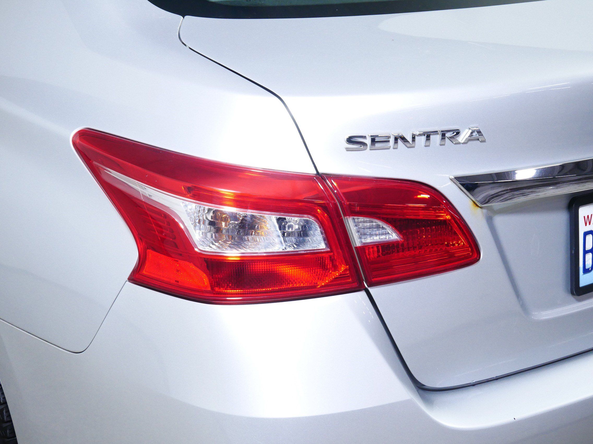 Used 2017 Nissan Sentra S FWD image 17