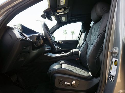 Used 2026 BMW X5 xDrive40i w/ Premium Package image 11