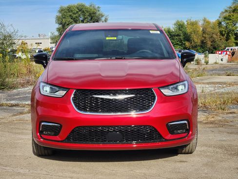 New 2026 Chrysler Pacifica Select image 13