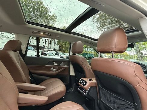 Used 2024 Mercedes-Benz GLS 450 4MATIC image 47