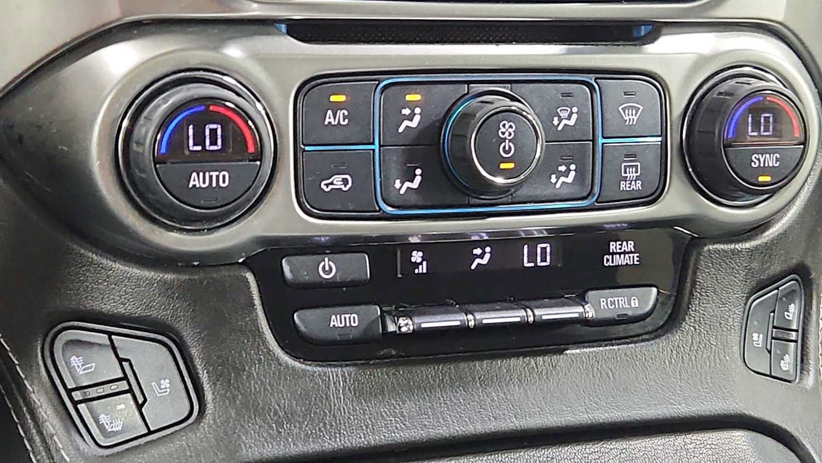 Used 2017 Chevrolet Tahoe Premier AWD/4WD image 21