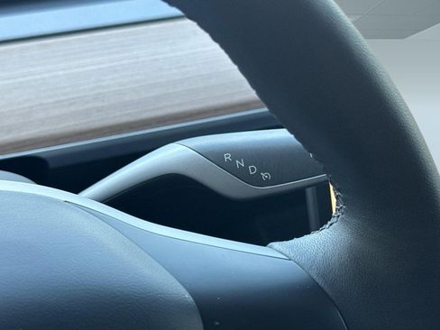 Used 2023 Tesla Model Y Long Range AWD/4WD image 17