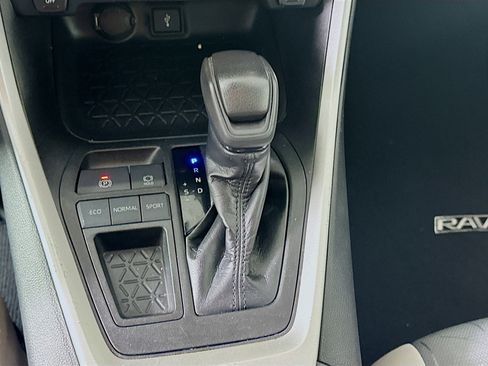 Used 2021 Toyota RAV4 XLE image 25