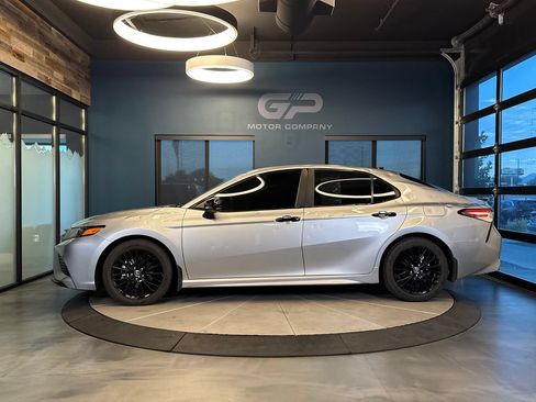 Used 2020 Toyota Camry SE AWD/4WD image 6