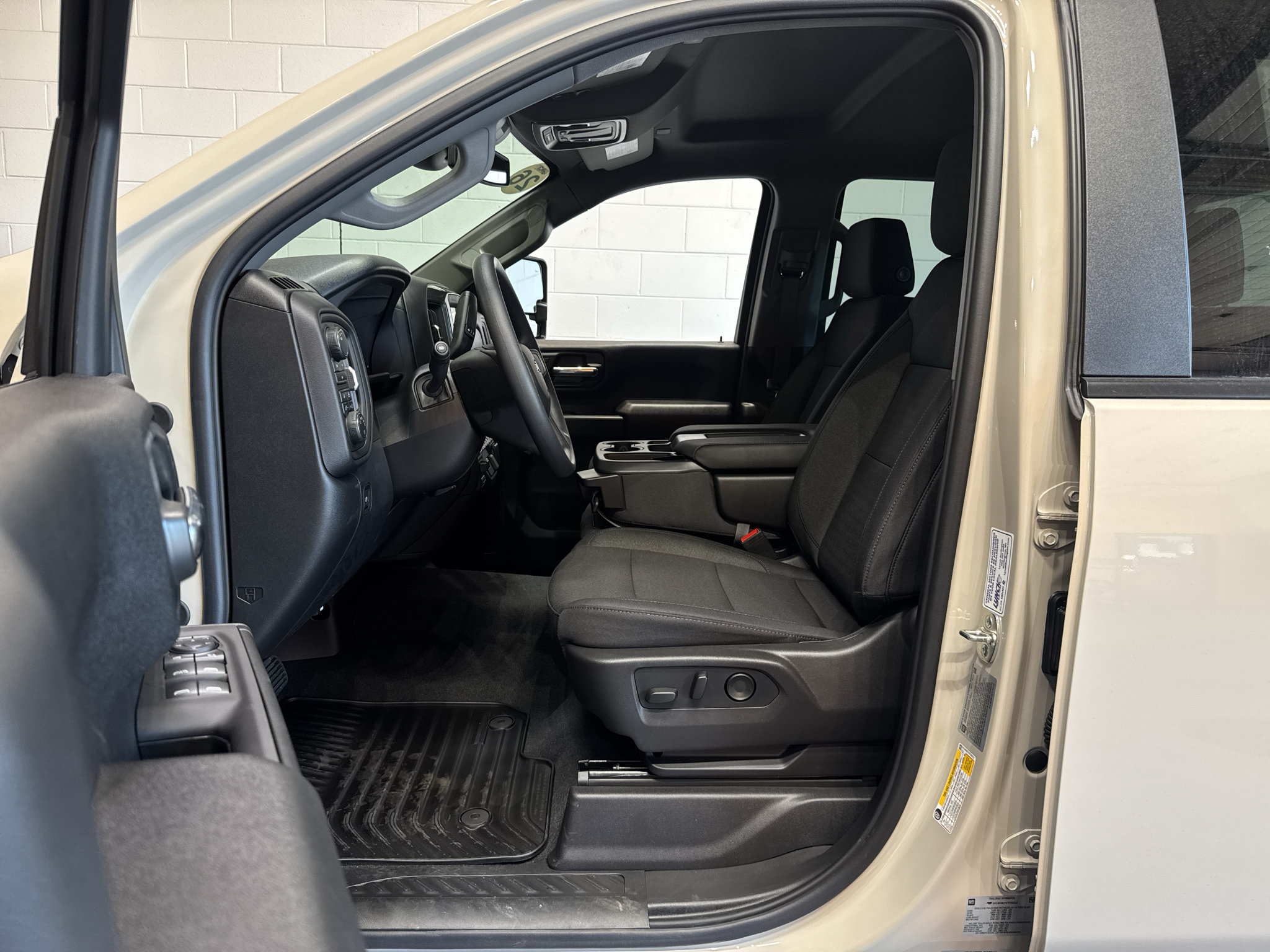 New 2026 Chevrolet Silverado 2500 Custom w/ Custom Value Package AWD/4WD image 18