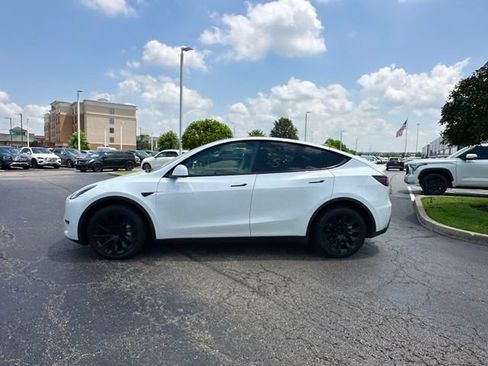 Used 2023 Tesla Model Y Long Range AWD/4WD image 7