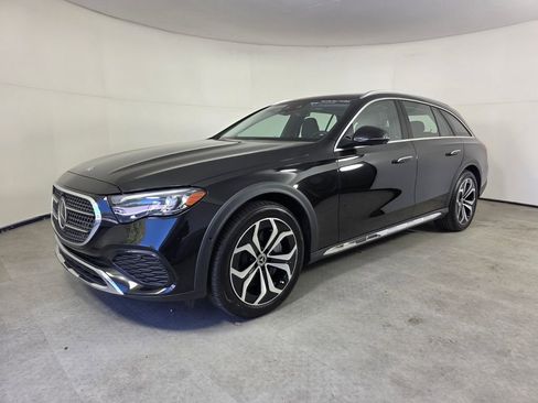Used 2025 Mercedes-Benz E 450 4MATIC All-Terrain Wagon image 8