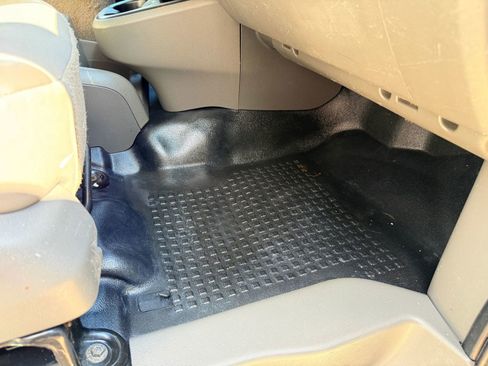 Used 2015 Nissan NV 2500 SV w/ Side & Curtain Airbag Package image 42