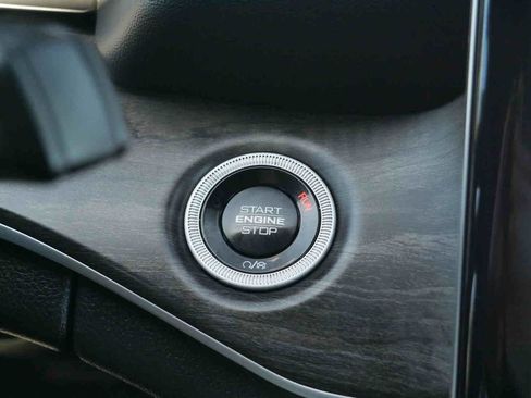 Used 2024 Jeep Grand Cherokee Limited w/ Luxury Tech Group II AWD/4WD image 31