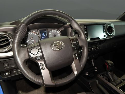 Used 2021 Toyota Tacoma TRD Sport AWD/4WD image 12