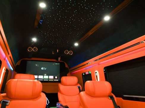 Used 2023 Mercedes-Benz Sprinter 3500 image 17