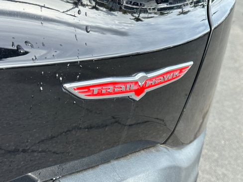 Used 2019 Jeep Renegade Trailhawk image 15