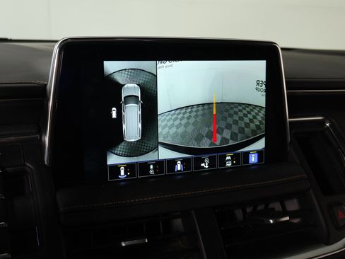 Used 2023 GMC Yukon XL AT4 w/ AT4 Premium Plus Package AWD/4WD image 6
